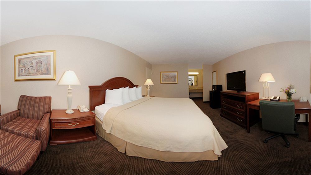 Quality Inn Exit 4 Clarksville Exterior photo